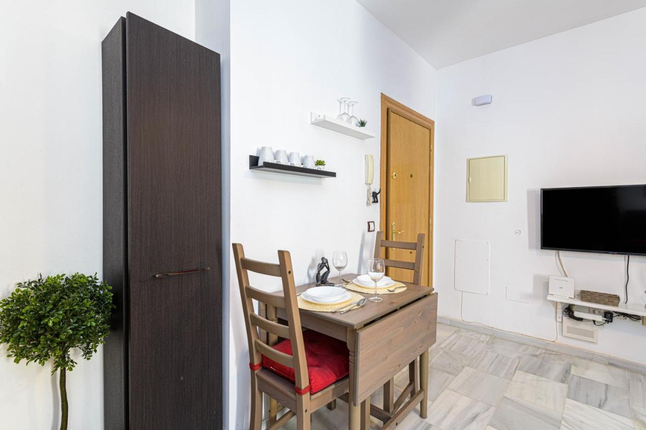 Wintowinrentals Coqueto Apartamento En El Centro De Малага Экстерьер фото